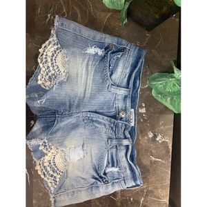 Shorts size: 3